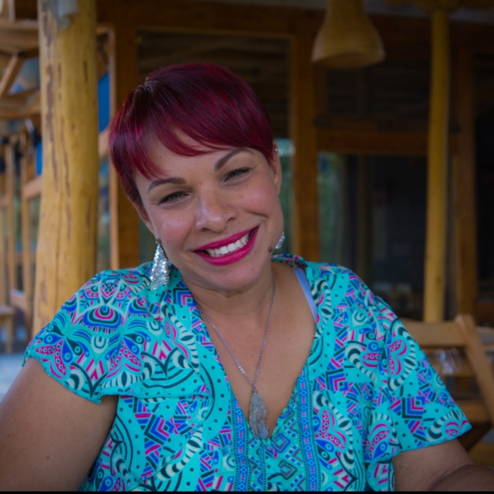 Meet your Posher, Isabelita